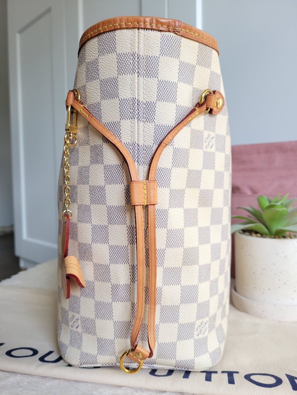 💕BEAUTIFUL Louis Vuitton Tote Bag Neverfull MM Damier AZUR - Microchipped - Picture 9 of 17